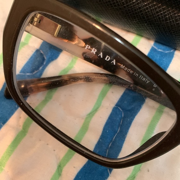 Prada glasses and case - Picture 3 of 4